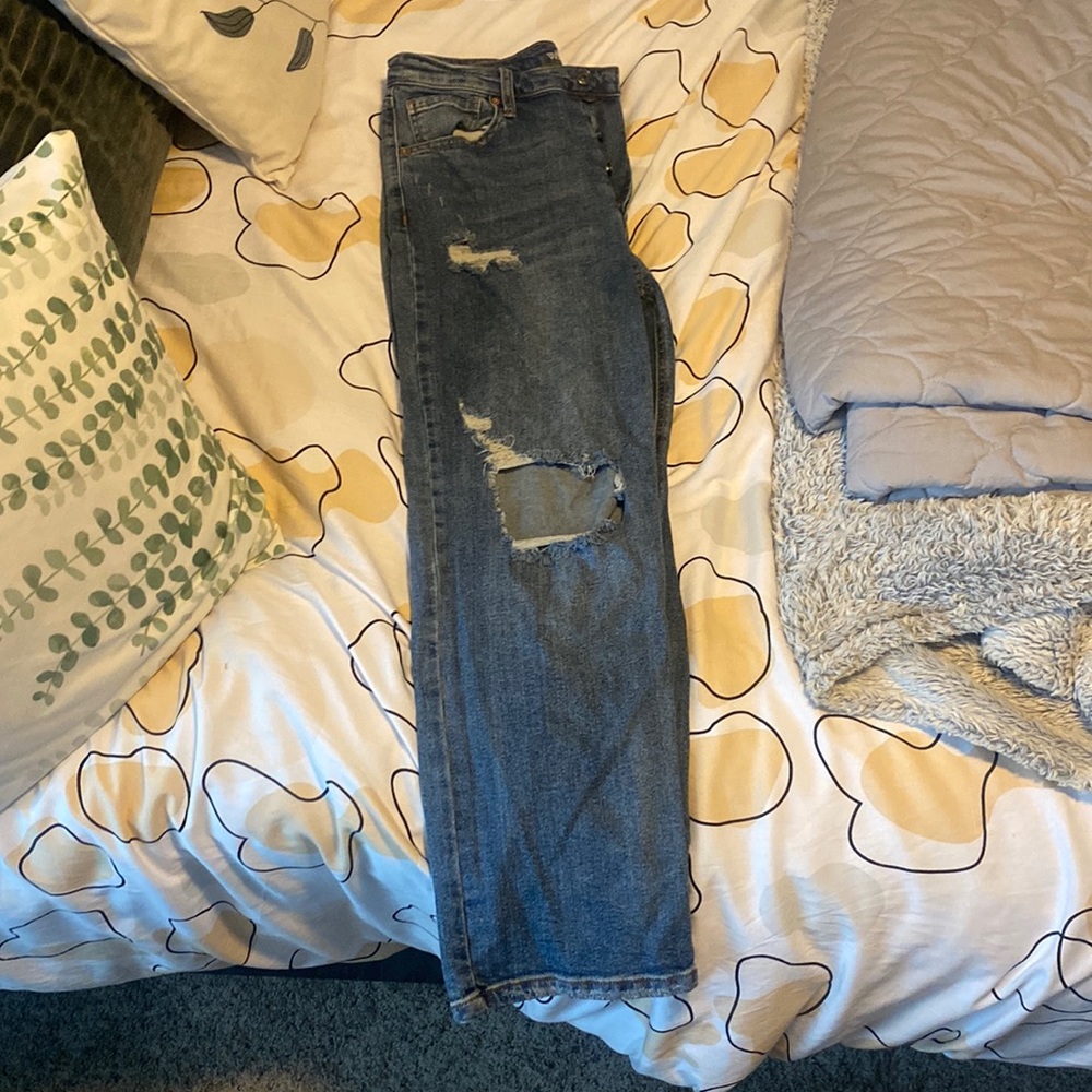 Women’s Ripped Denim Boyfriend Jeans